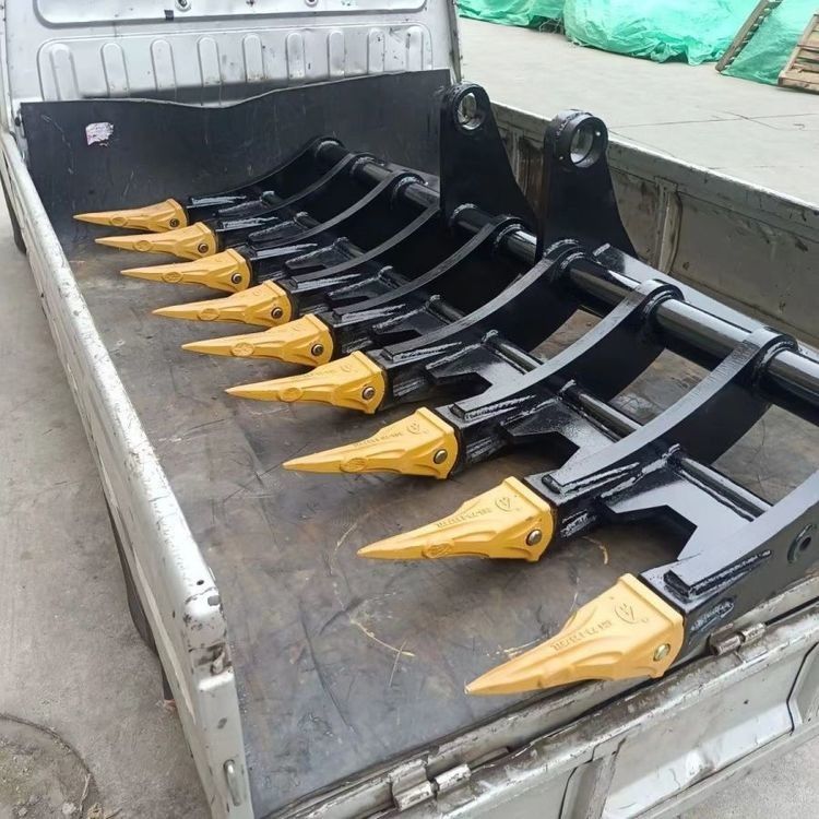Op maat gemaakte graafmachine Land Clearing Rakes 1 - 50 Ton Graafmachine Q355B Stick Rake