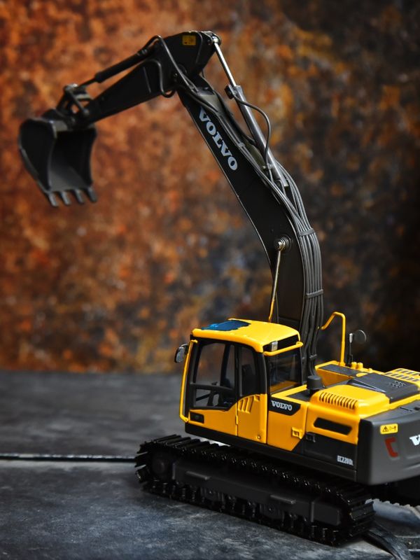 VOLVO Volvo EC220DL legeringsgraafmachine model originele simulatie van een machine