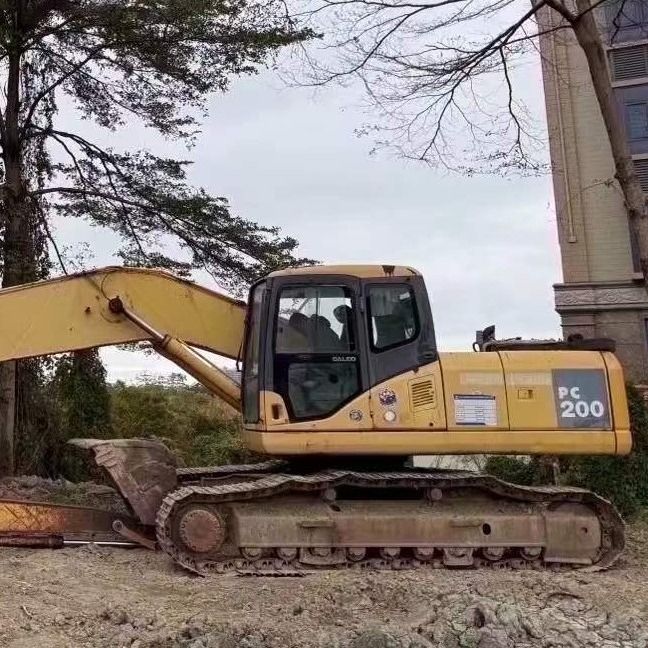 Krachtige gebruikte Komatsu PC200-7 graafmachine met 18 meter lange arm voor zware constructies