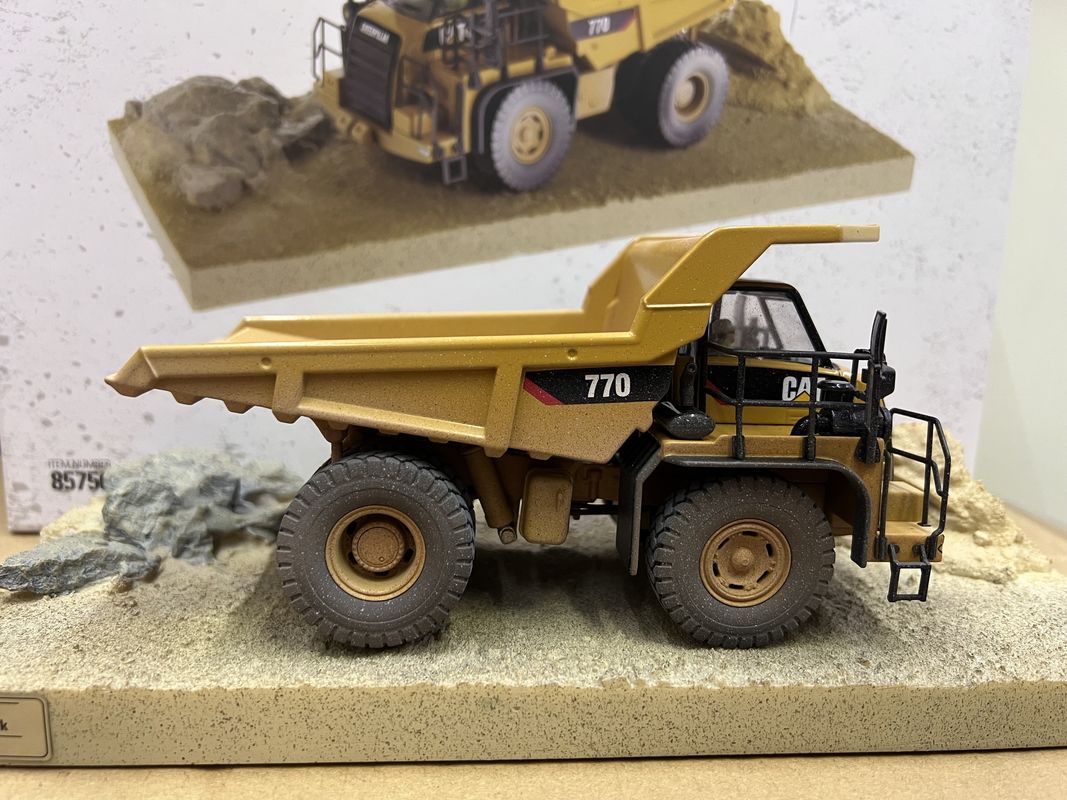 DM 1/50 Scale Heavy Duty Off-Highway Dump Truck Muddy Speciale editie Diecast Model 85756