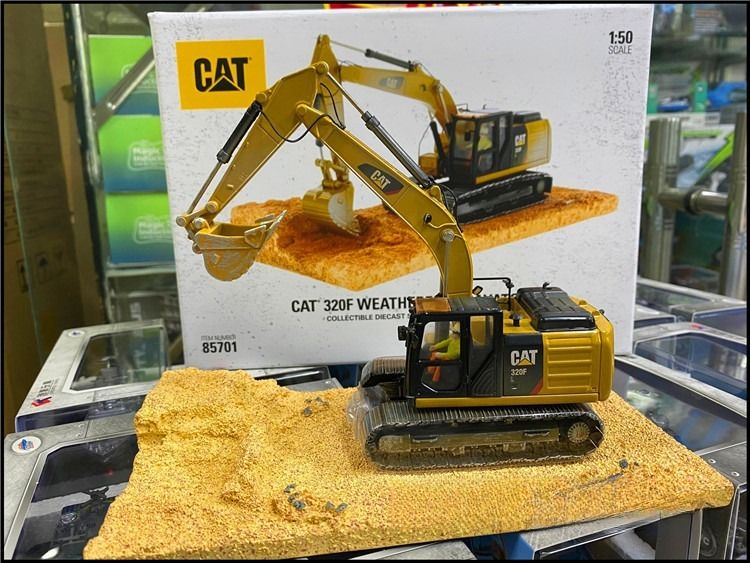 Diecast Masters DM 85701 cat 320F Hydraulische graafmachine 1:50