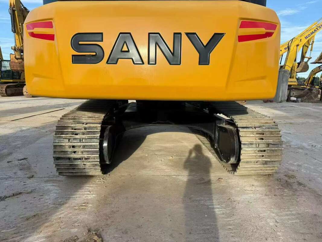 Gloednieuwe Sany 335 graafmachine, National III Isuzu-motor, voorraadinventaris