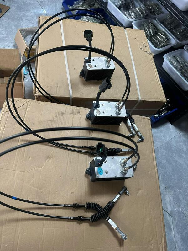 Excavator motoronderdelen Throttle motoronderdelen Versnelling motor controller hefbomen Constructie machineonderdelen